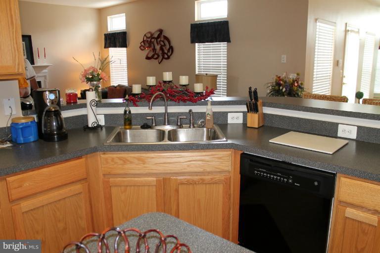 1321 Stallion Street Ranson, WV 25438 - Photo 6 of 29 Kitchen