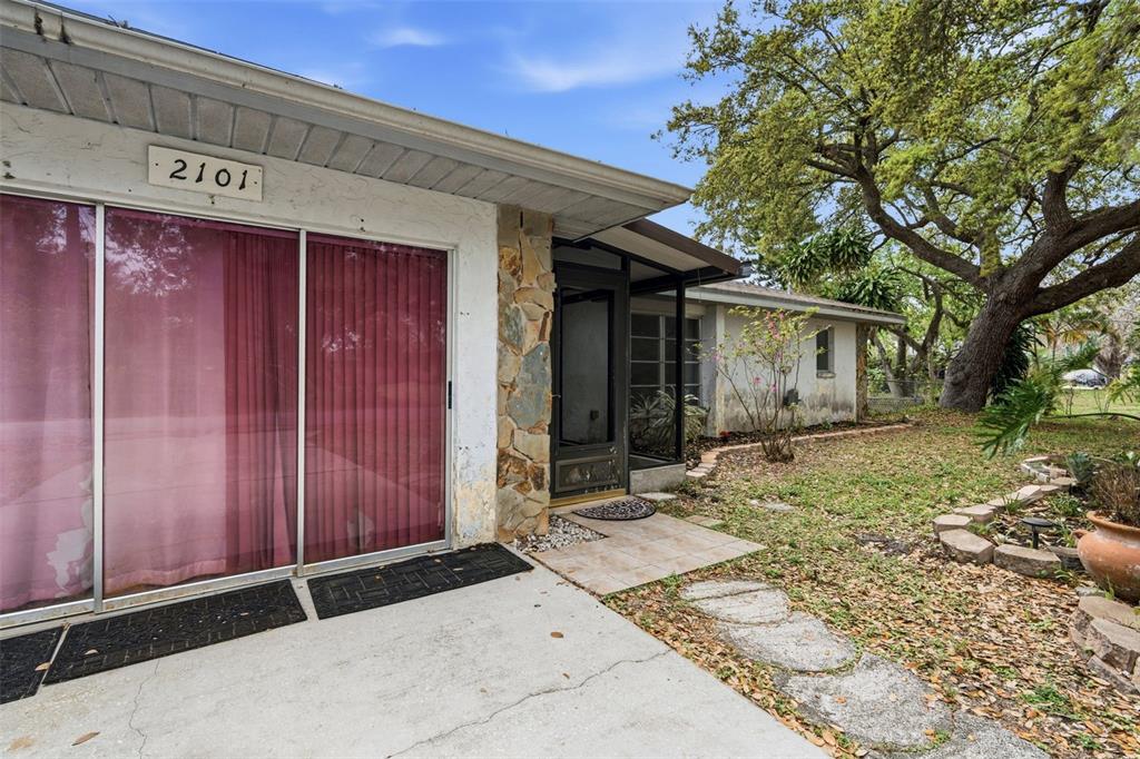 2101 Broad Ranch Drive Port Charlotte, FL 33948 - Photo 3 of 39