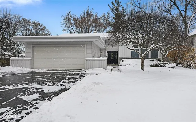 $3,900 | 425 West Gartner Road, Naperville, IL 60540