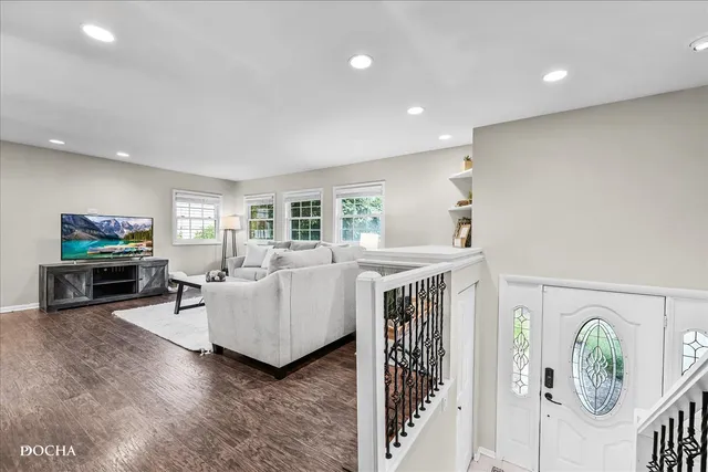 $3,900 | 425 West Gartner Road, Naperville, IL 60540