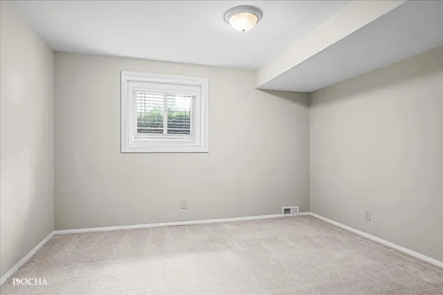 $3,900 | 425 West Gartner Road, Naperville, IL 60540