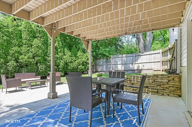 $3,900 | 425 West Gartner Road, Naperville, IL 60540