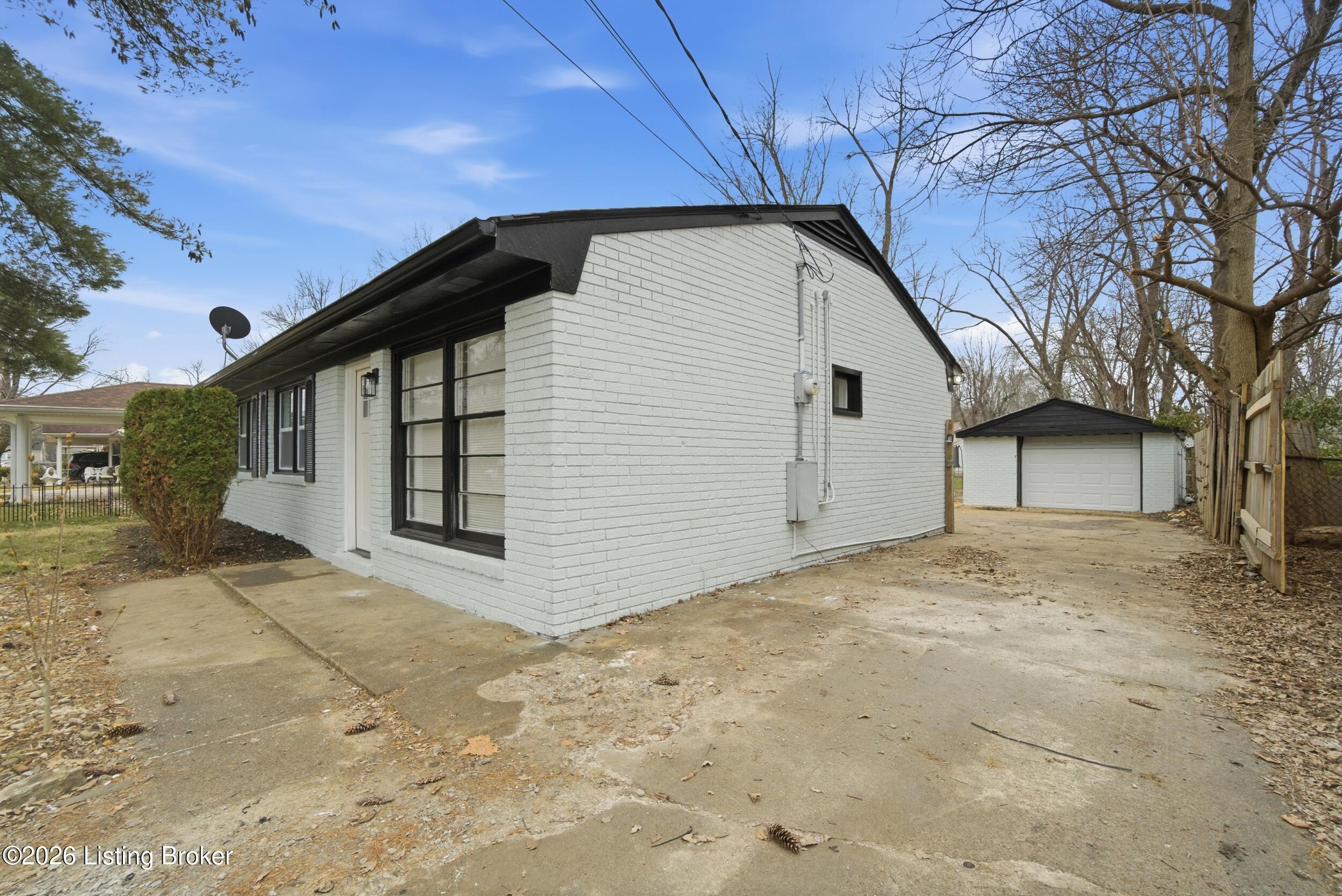 5612 Rustic Way Louisville, KY 40218 - Photo 2 of 33 dsc00016