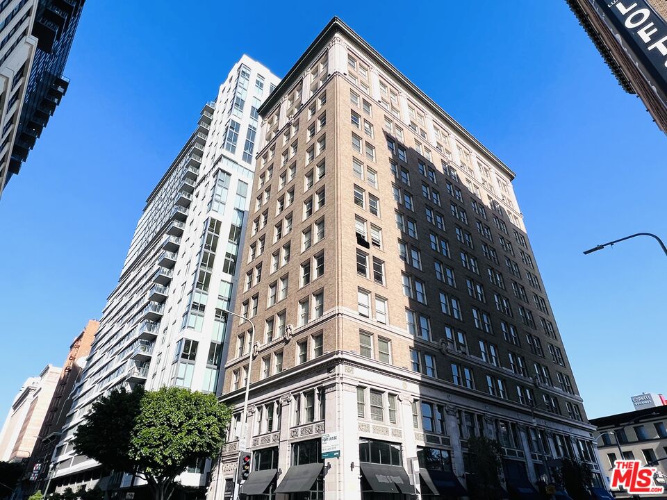 756 South Spring Street, Unit 404 Los Angeles, CA 90014 - Photo 14 of 14 a front view of a building