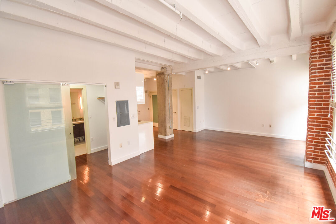 756 South Spring Street, Unit 404 Los Angeles, CA 90014 - Photo 6 of 14 a view of an empty room
