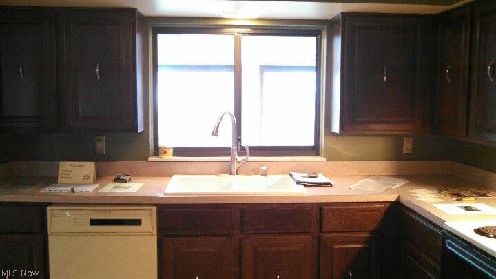 5987 Lear Nagle Road North Ridgeville, OH 44039 - Photo 4 of 35