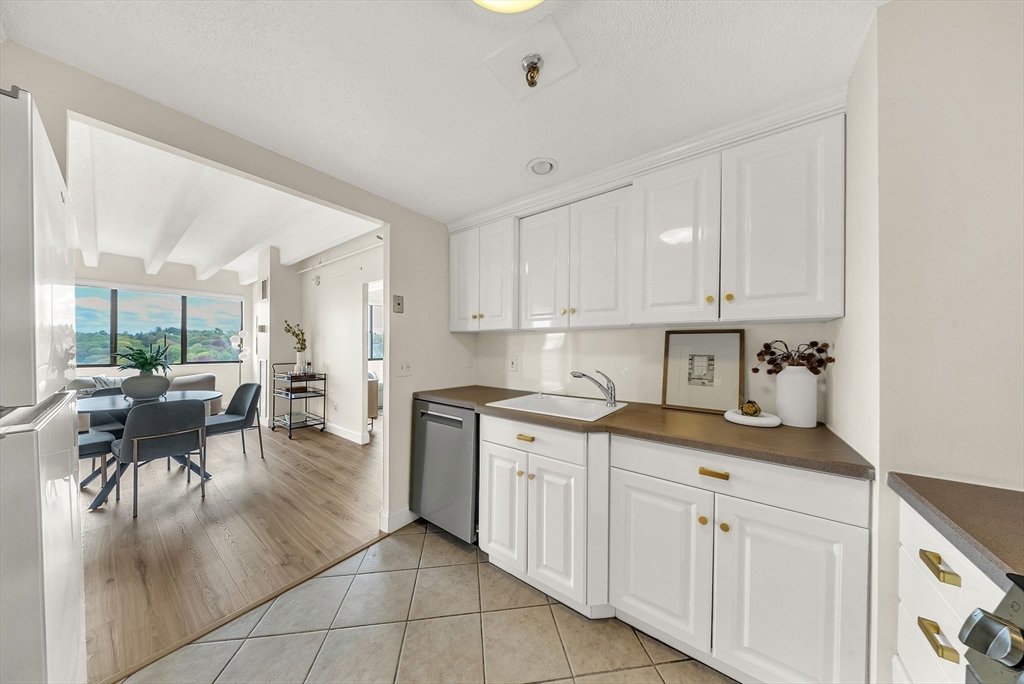 1731 Beacon Street, Unit 1515 Brookline, MA 02445 - Photo 21 of 40