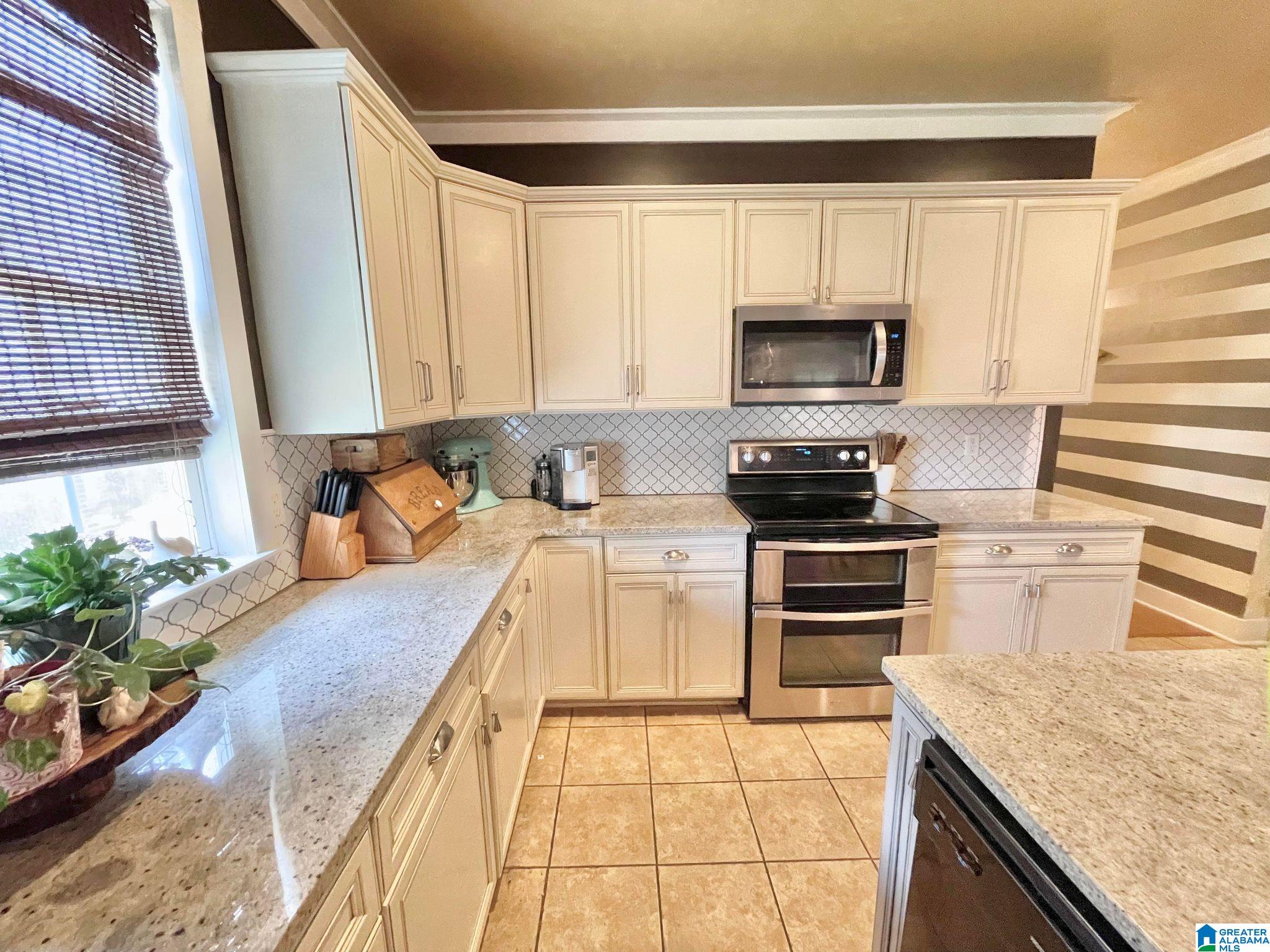 127 King Richards Way Calera, AL 35040 - Photo 8 of 40