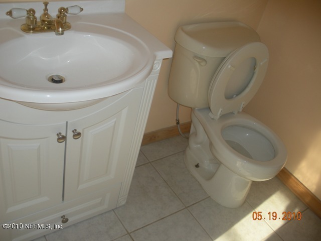1006 Martinique Road Jacksonville, FL 32216 - Photo 7 of 8 bathroom