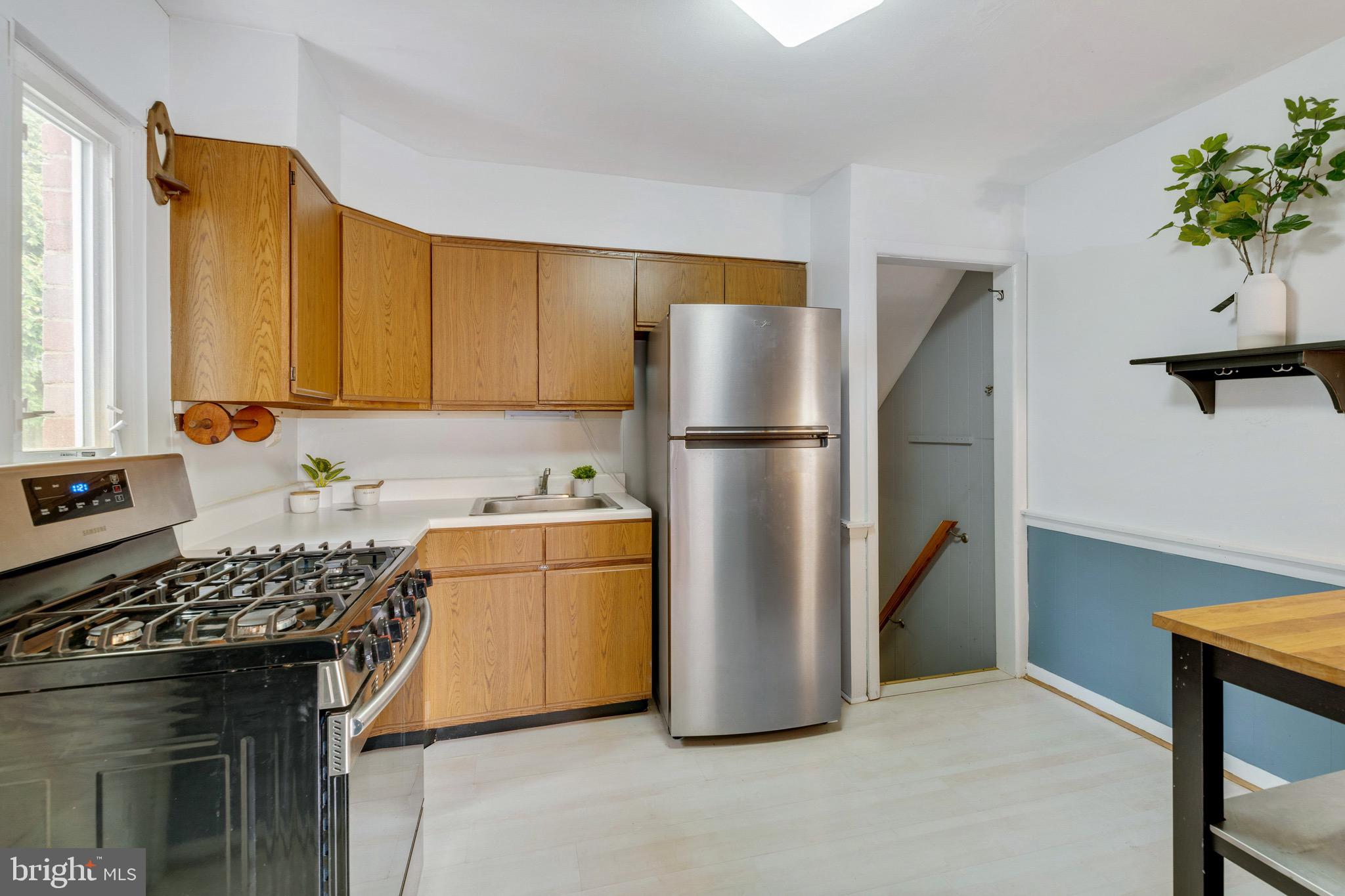 1309 Saddleback Road Baltimore, MD 21208 - Photo 10 of 32 Gas Cooking