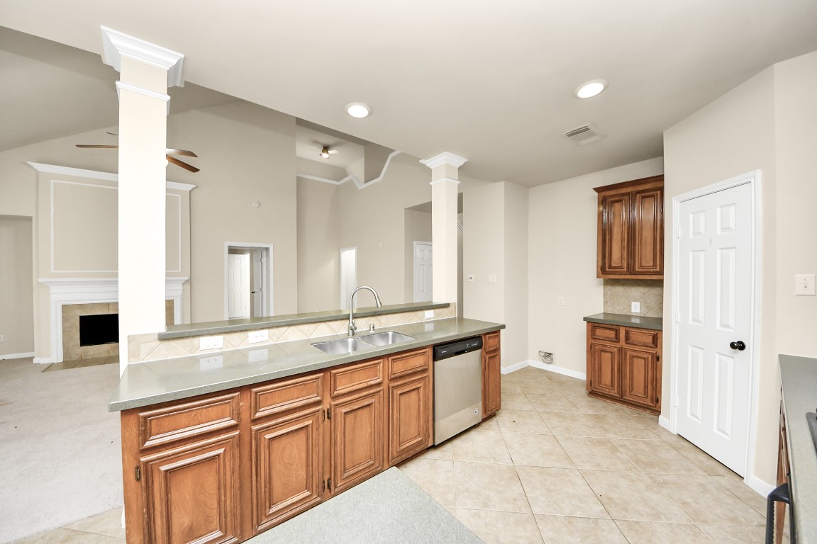 28306 Peper Hollow Lane Spring, TX 77386 - Photo 18 of 39 a large bathroom with a granite countertop double vanity