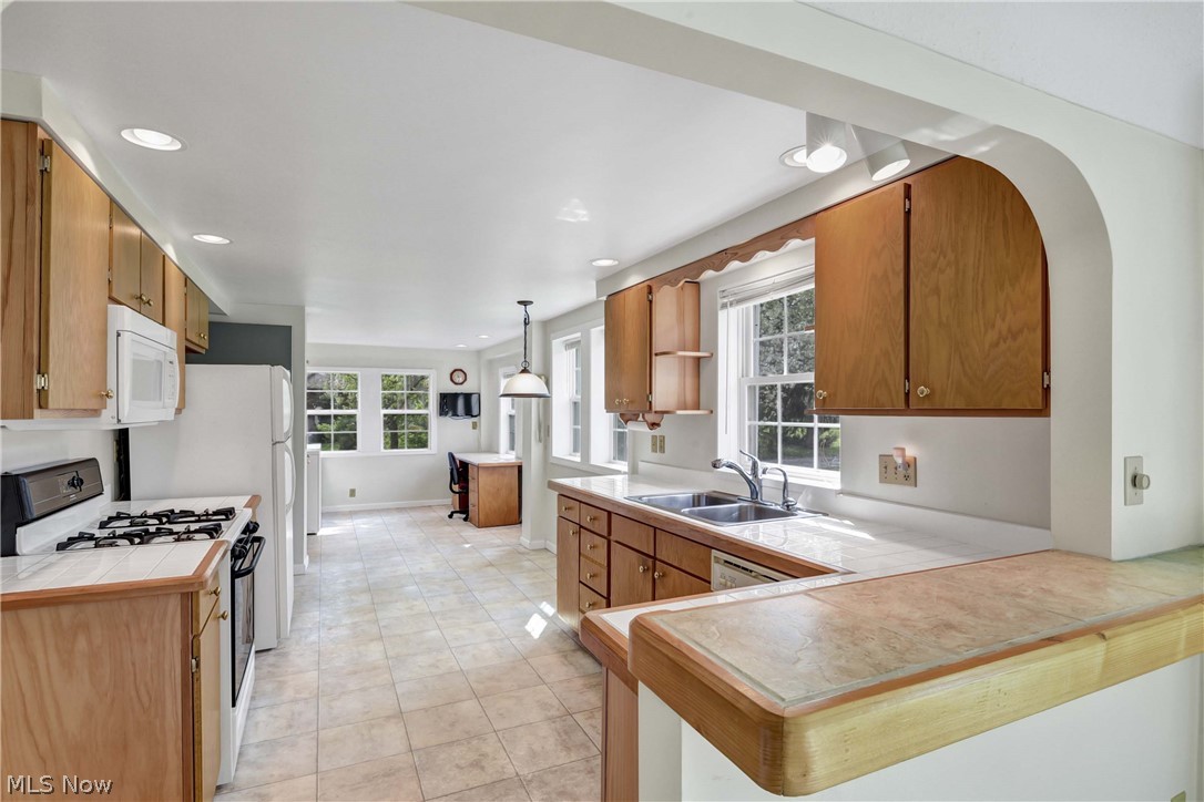 33015 Detroit Road Avon, OH 44011 - Photo 4 of 50
