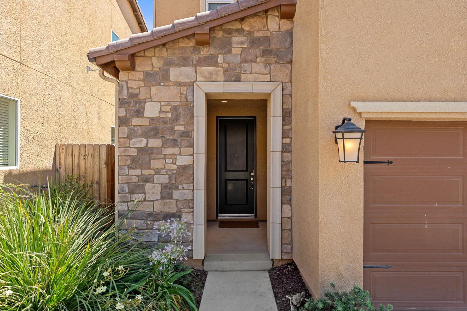 972 Winchell Way West Madera, CA 93636 - Photo 2 of 33