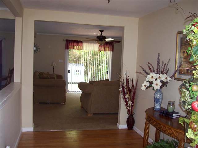 910 Fairfield Drive Anderson, SC 29621 - Photo 3 of 8 Gallery Image 3