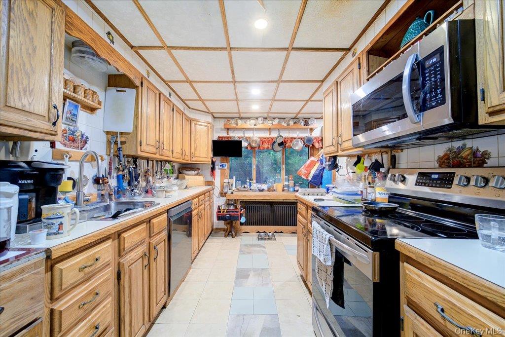 2 Couzines Road Woodbourne, NY 12788 - Photo 9 of 34