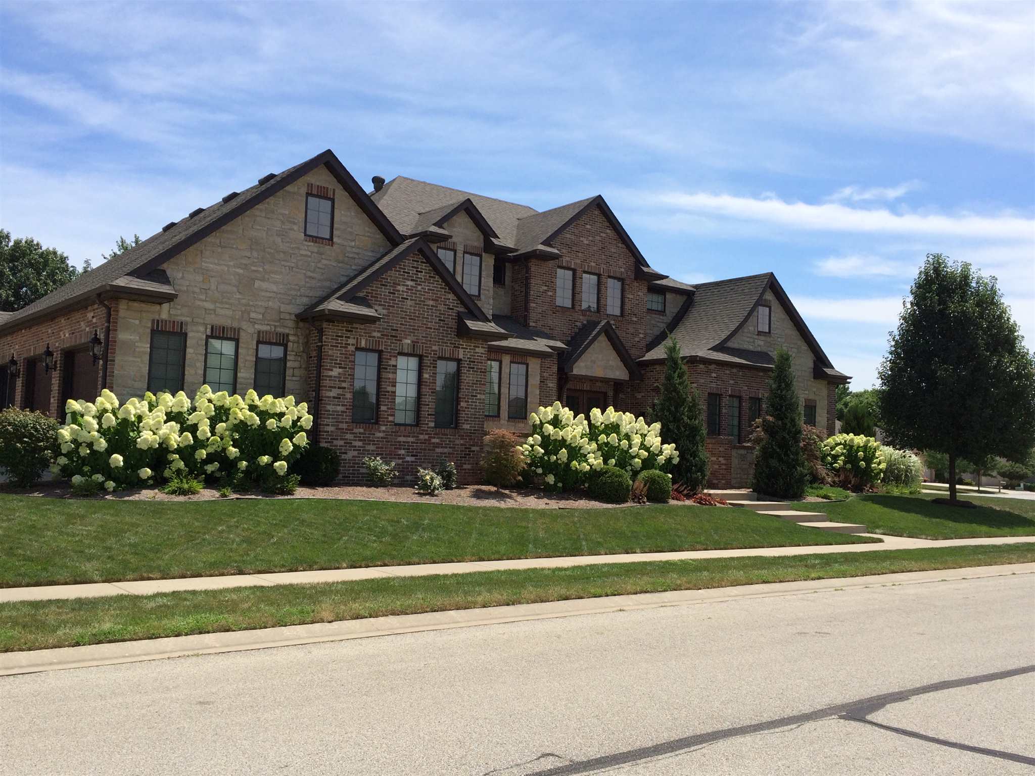2216 Wydown Avenue Springfield, IL 62704 - Photo 1 of 47 Gallery Image 1