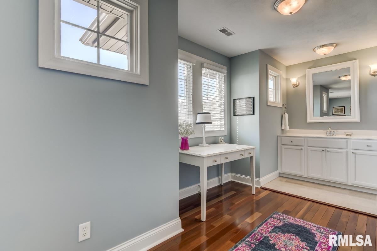 2216 Wydown Avenue Springfield, IL 62704 - Photo 33 of 47 Gallery Image 33