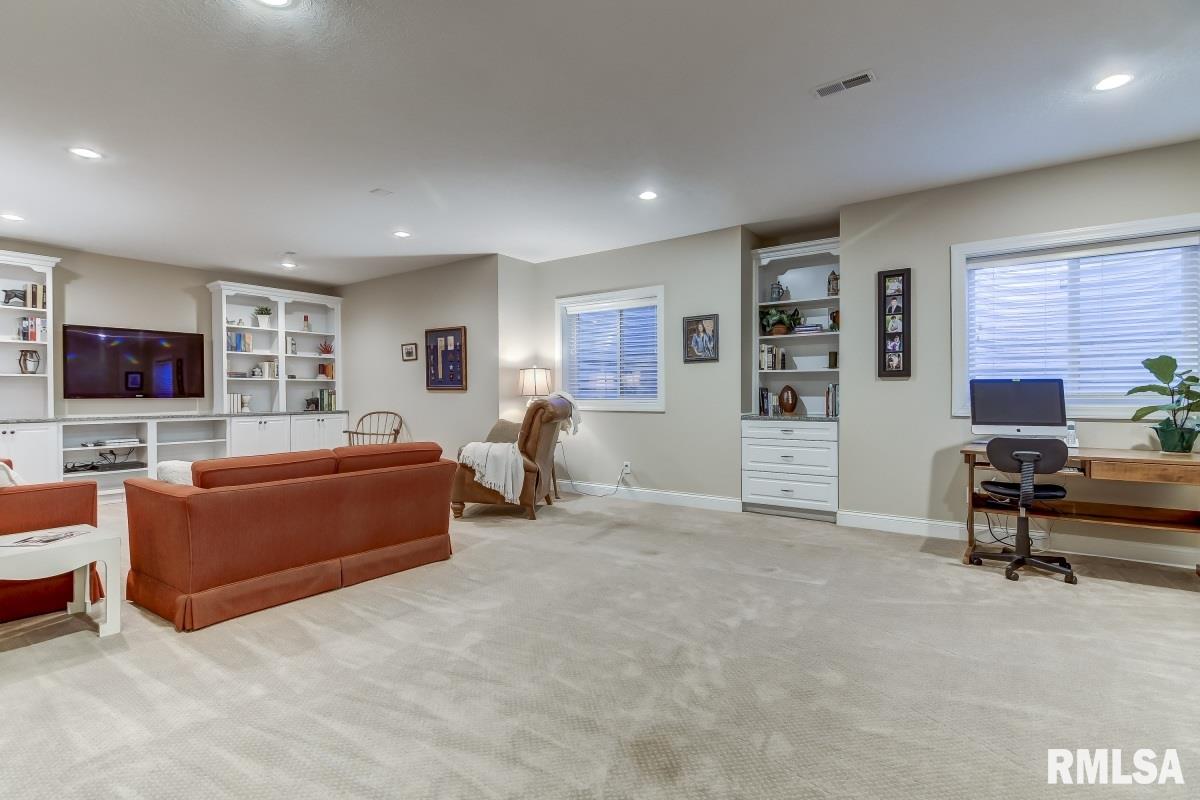 2216 Wydown Avenue Springfield, IL 62704 - Photo 35 of 47 Gallery Image 35
