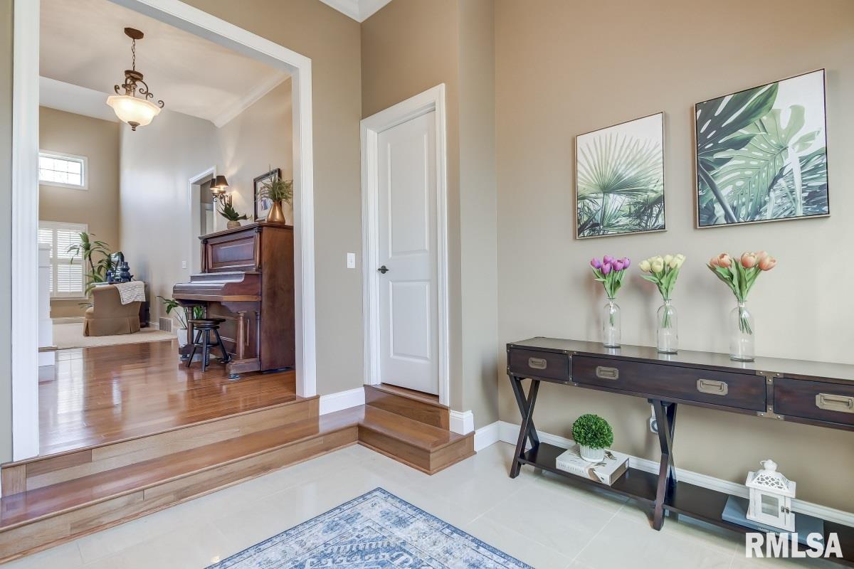 2216 Wydown Avenue Springfield, IL 62704 - Photo 6 of 47 Gallery Image 6