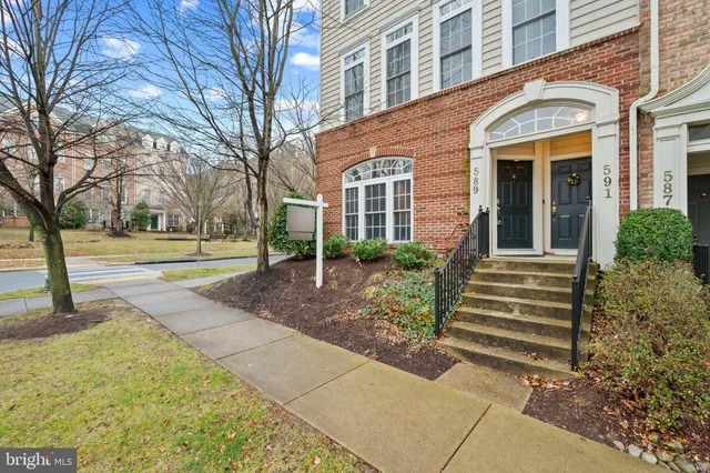 $445,000 | 589 Odendhal Avenue, Unit 589, Gaithersburg, MD 20877