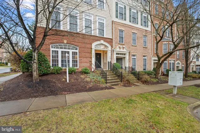 $445,000 | 589 Odendhal Avenue, Unit 589, Gaithersburg, MD 20877