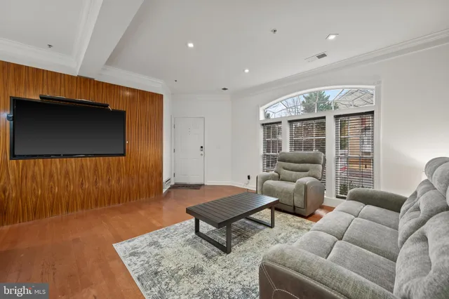 $445,000 | 589 Odendhal Avenue, Unit 589, Gaithersburg, MD 20877