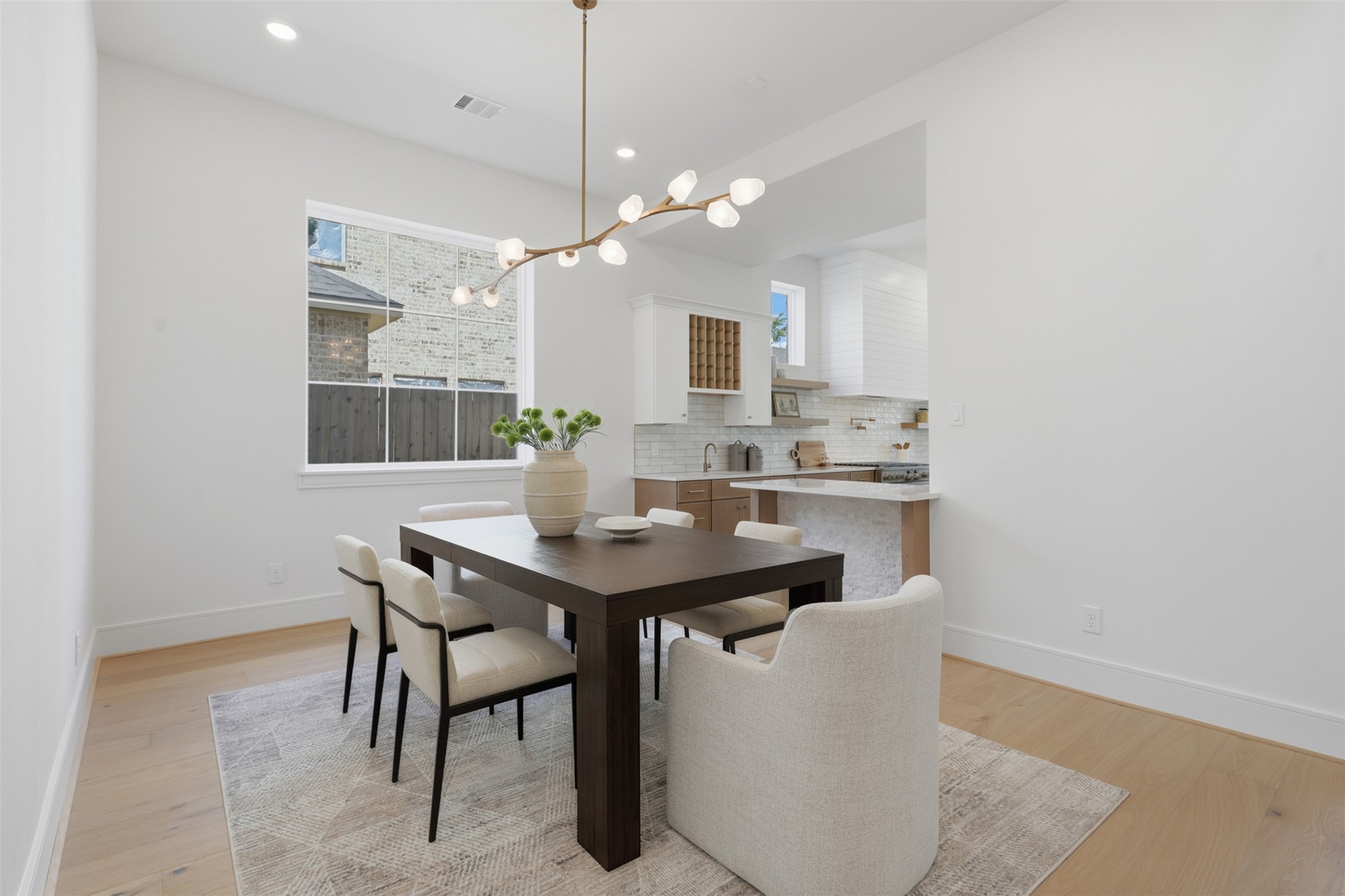 8021 Turquoise Lane Houston, TX 77055 - Photo 7 of 46 Dining area