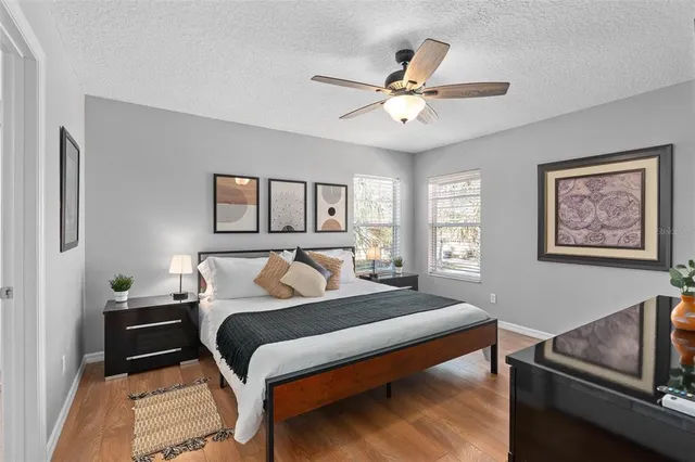 a view of a house with backyard