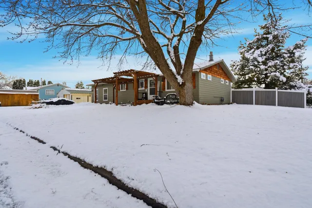 $450,000 | 7009 North Robin Road, Newman Lake, WA 99025