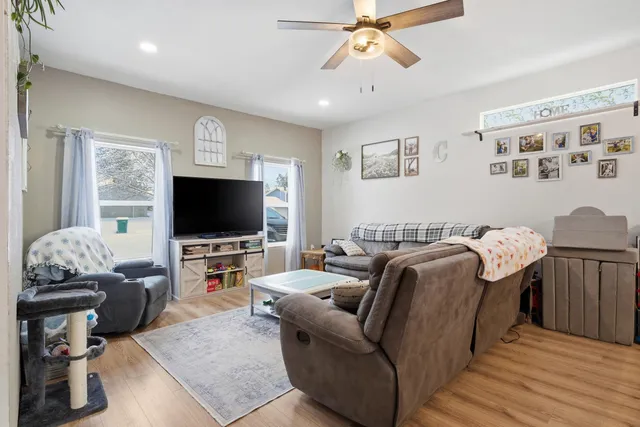 $450,000 | 7009 North Robin Road, Newman Lake, WA 99025