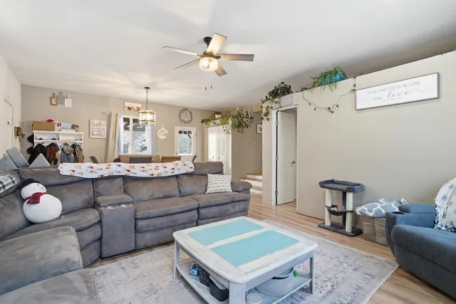 $450,000 | 7009 North Robin Road, Newman Lake, WA 99025