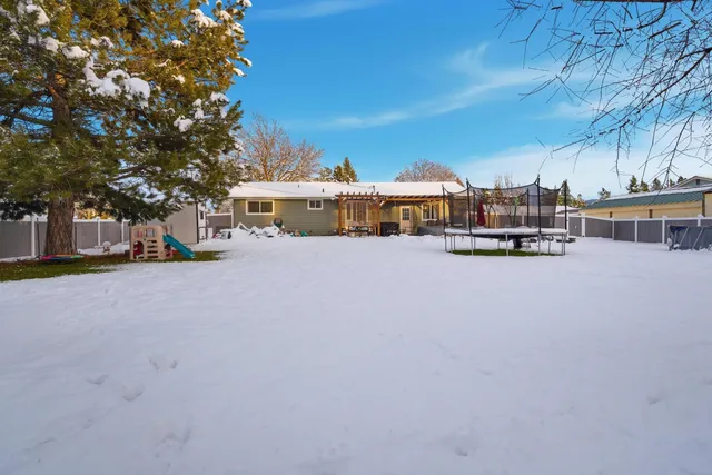 $450,000 | 7009 North Robin Road, Newman Lake, WA 99025