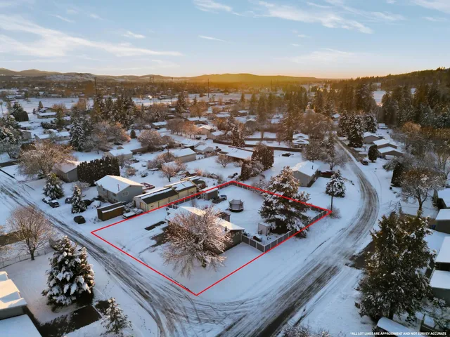 $450,000 | 7009 North Robin Road, Newman Lake, WA 99025