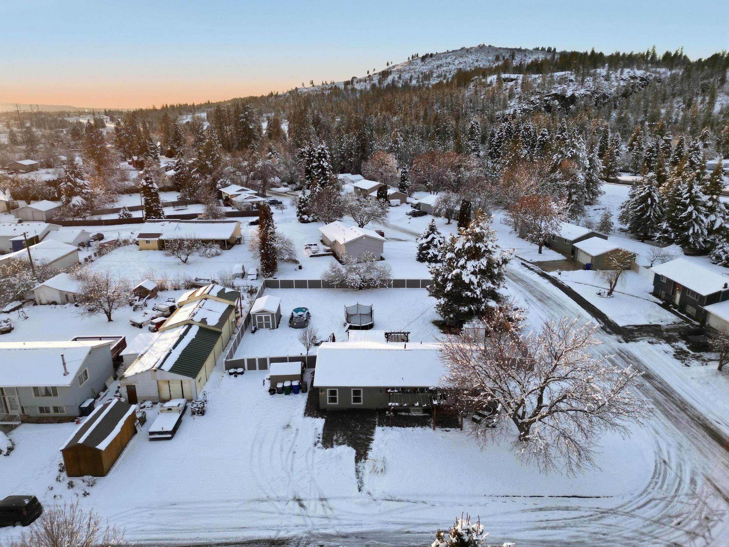 7009 North Robin Road Newman Lake, WA 99025 - Photo 36 of 44