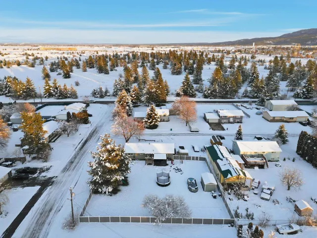 $450,000 | 7009 North Robin Road, Newman Lake, WA 99025