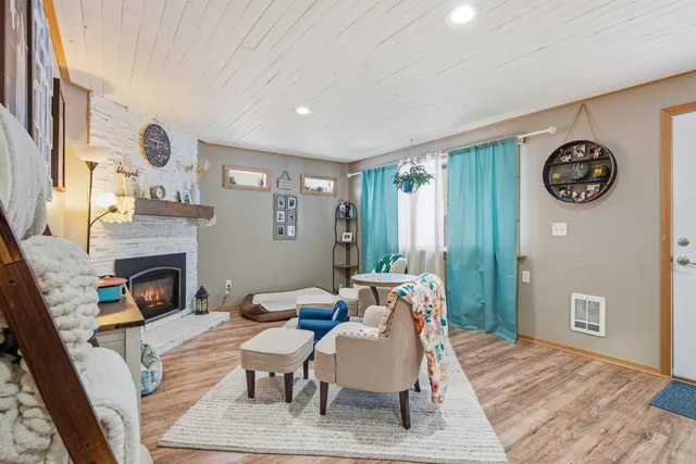 $450,000 | 7009 North Robin Road, Newman Lake, WA 99025