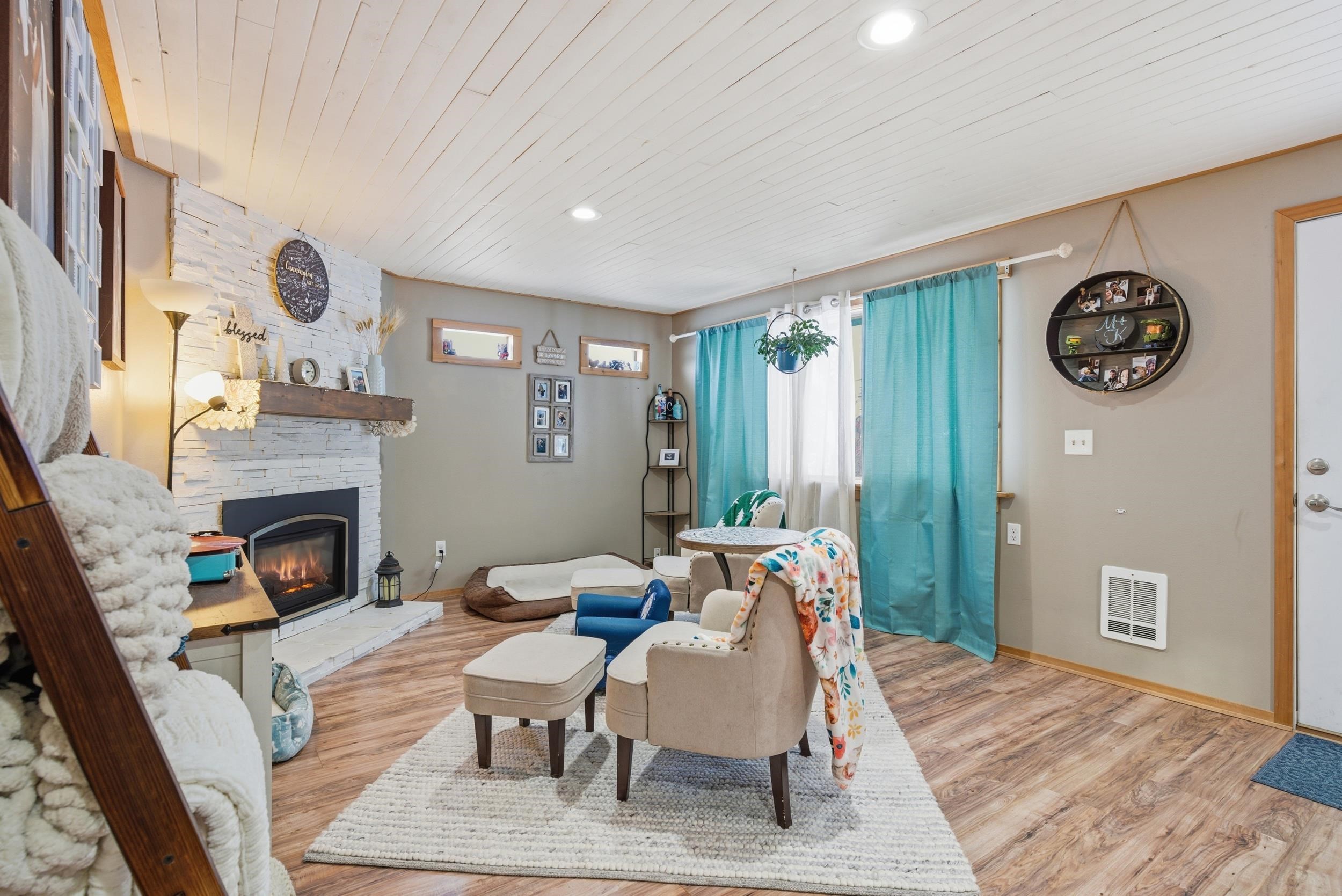 7009 North Robin Road Newman Lake, WA 99025 - Photo 4 of 44