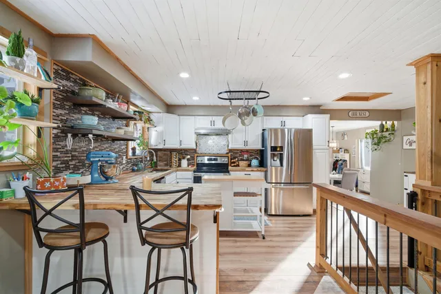 $450,000 | 7009 North Robin Road, Newman Lake, WA 99025