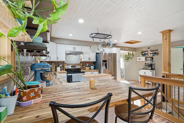 $450,000 | 7009 North Robin Road, Newman Lake, WA 99025