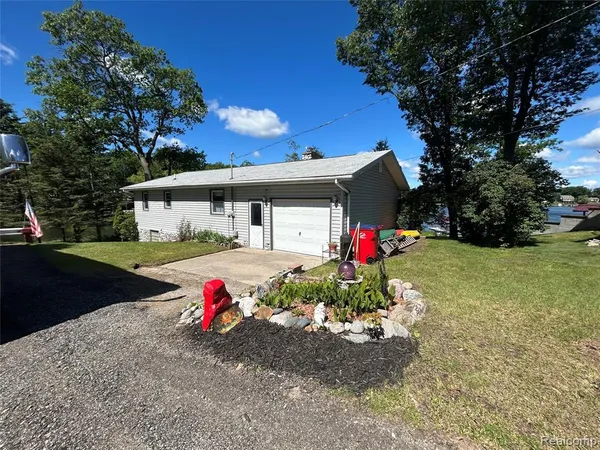 $300,000 | 1931 Easy Street, National City, MI 48748
