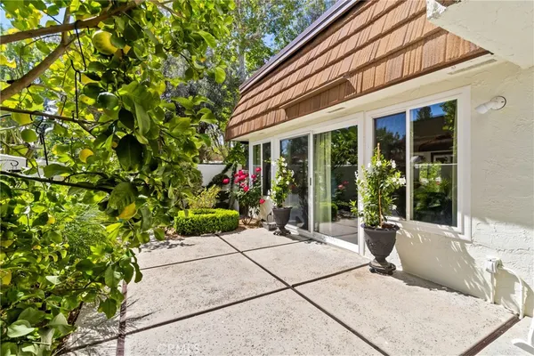 $745,000 | 22170 James Alan Circle, Unit 4, Chatsworth, CA 91311
