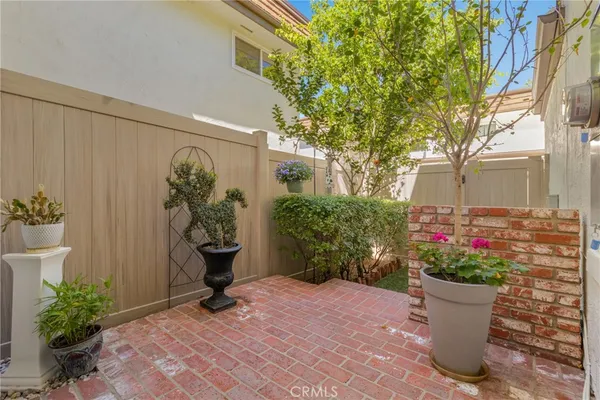 $745,000 | 22170 James Alan Circle, Unit 4, Chatsworth, CA 91311