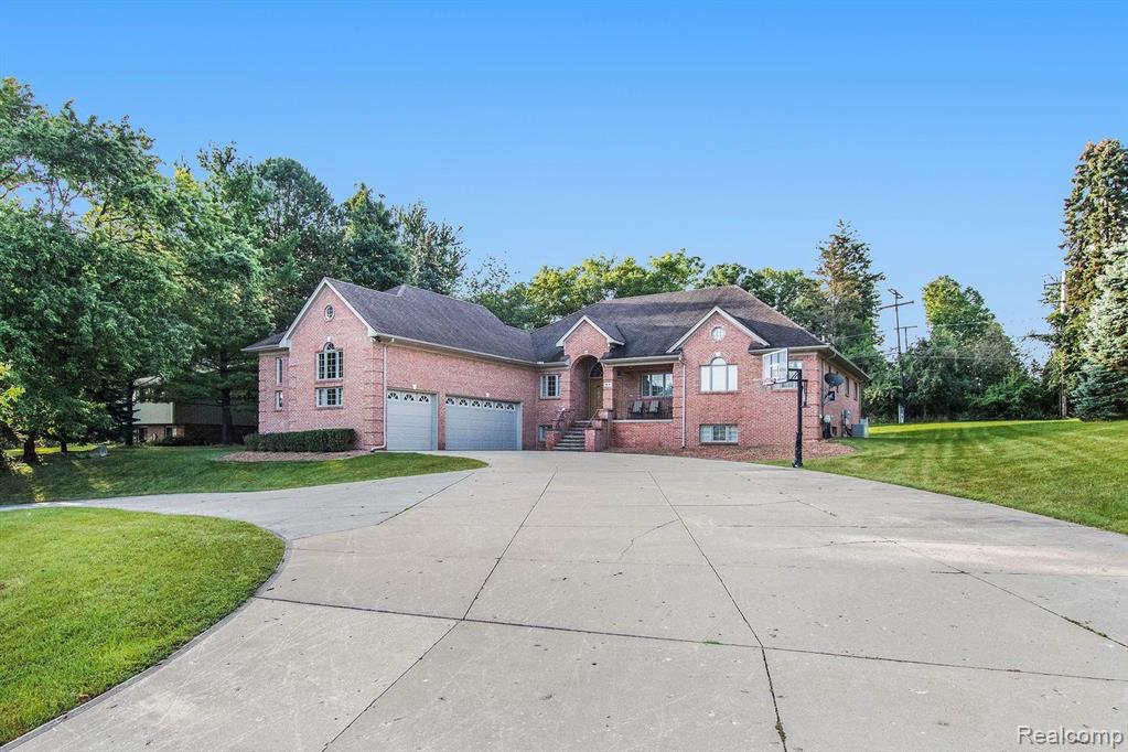 90 Shagbark Drive Rochester Hills, MI 48309 - Photo 1 of 41