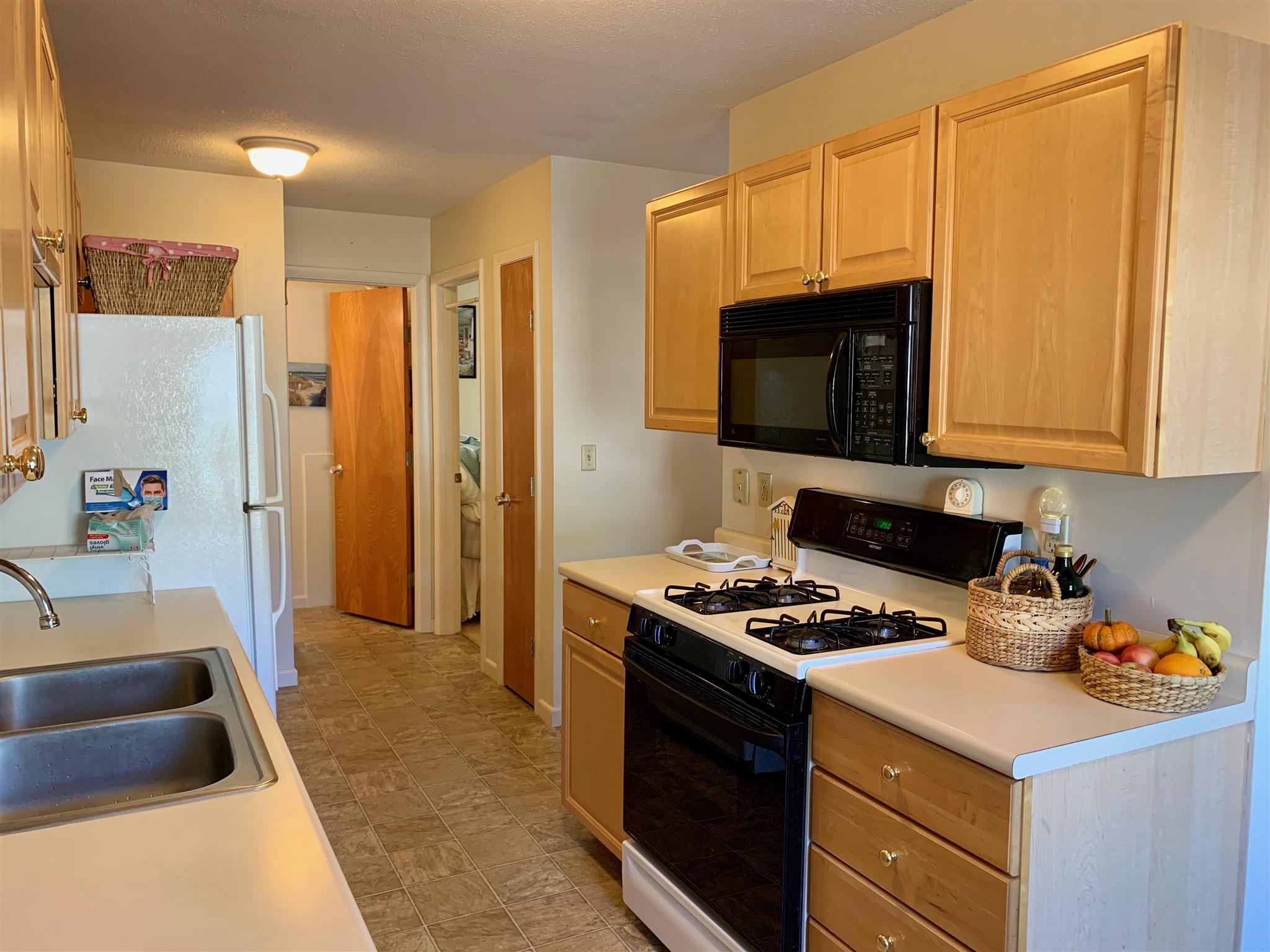 91 Winnacunnet Road, Unit 3 Hampton, NH 03842 - Photo 6 of 20