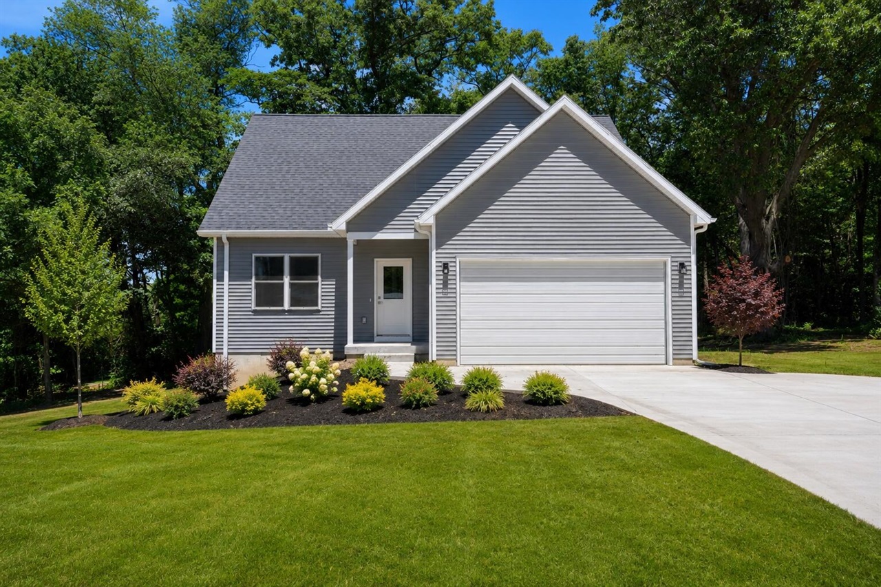 1823 North Sutton Road Jackson, MI 49201 - Photo 3 of 47 Gallery Image 3