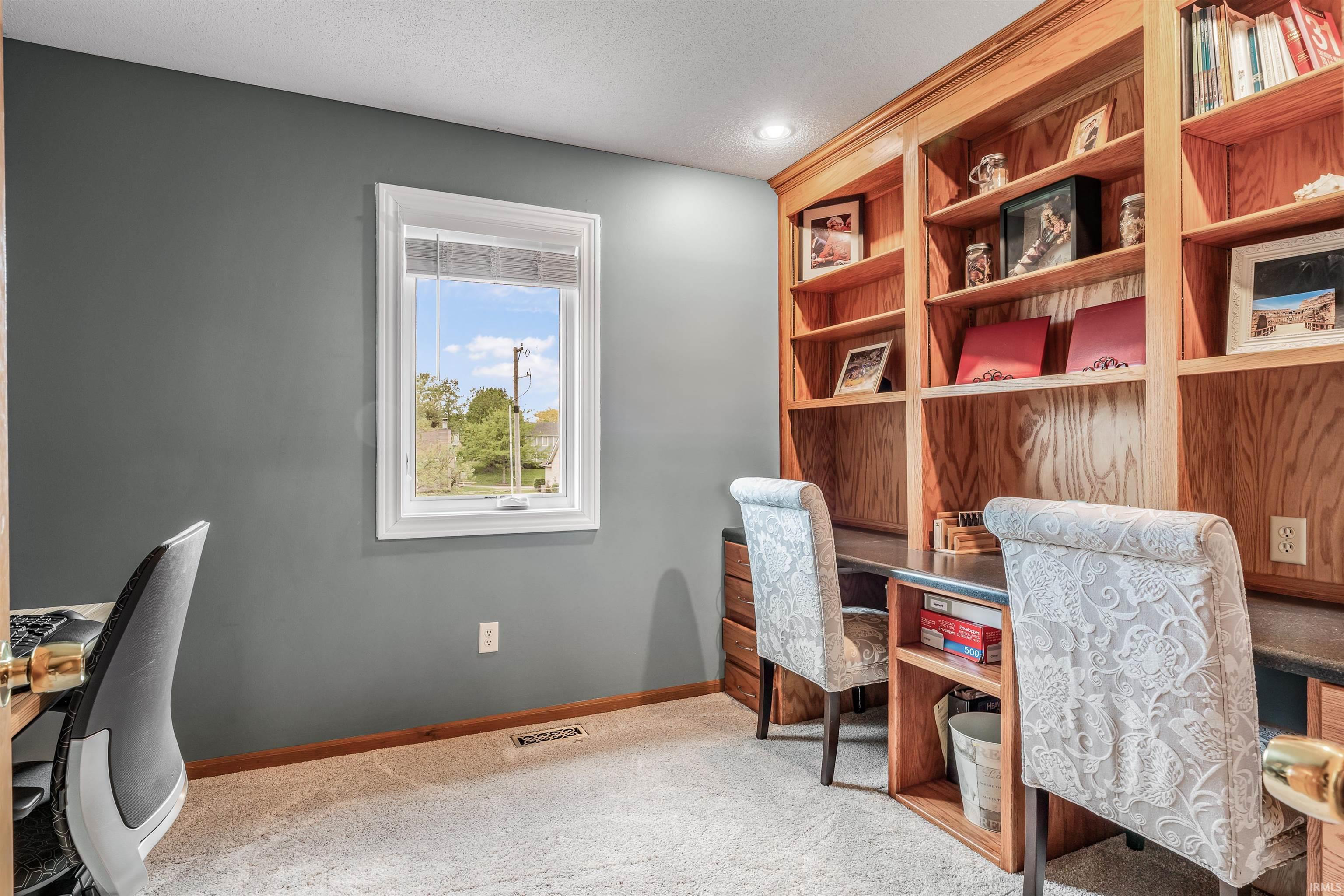 2312 Hunters Cove Fort Wayne, IN 46804 - Photo 27 of 36 Gallery Image 27