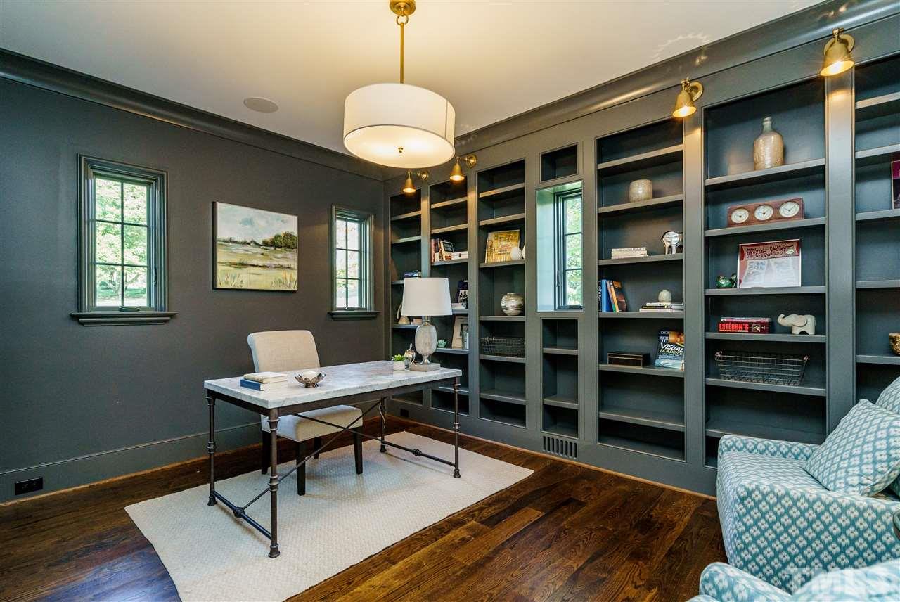 1346 Canterbury Road Raleigh, NC 27608 - Photo 4 of 30