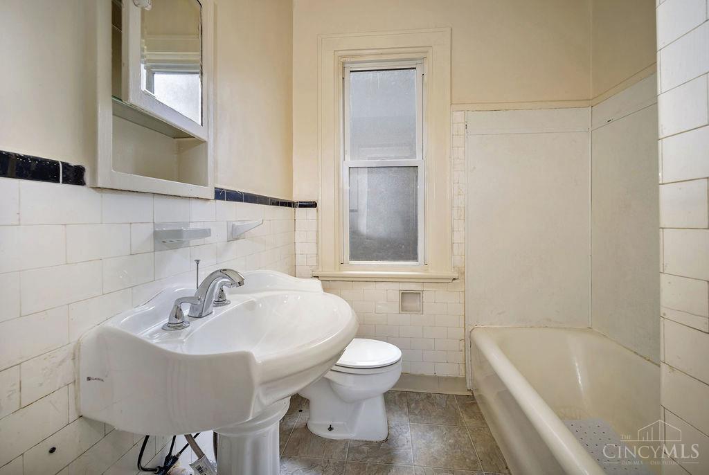 1226 Rutledge Avenue Cincinnati, OH 45205 - Photo 17 of 40