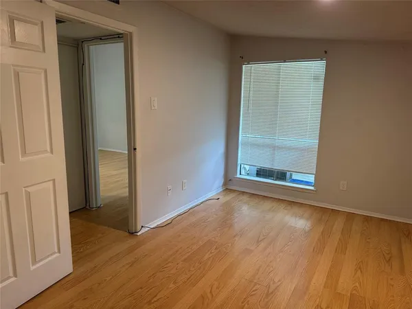 $950 | 2627 Douglas Avenue, Unit 211, Dallas, TX 75219