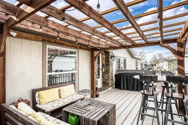 a view of a livingroom with furniture